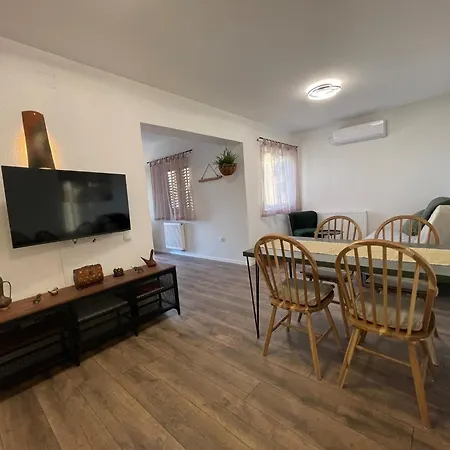 Apartman Ljerka By El-pi Tours Njivice