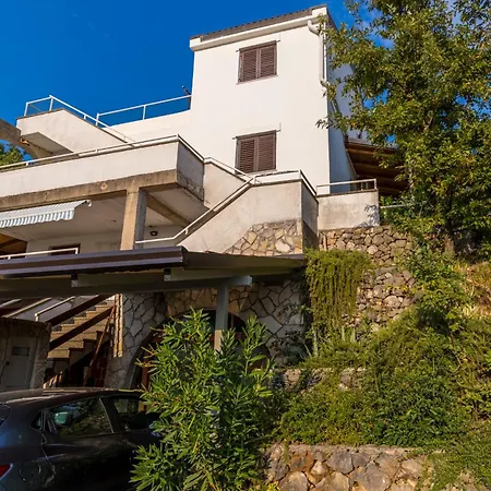 Ljerka By El-pi Tours Apartman *